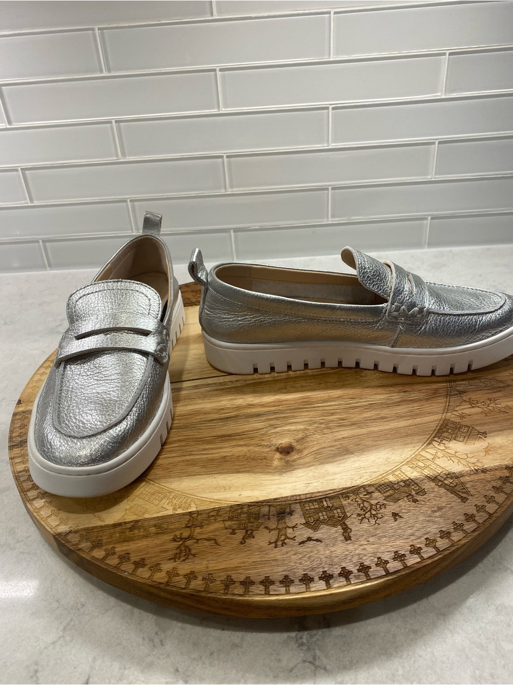 Vionic - Leather Metallic Silver Slip-On Loafers for Women - Picture 4 of 10